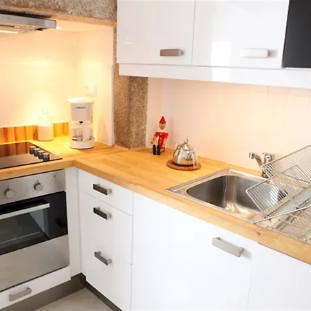 Exquisit 2 Bedroom Apartment In Lisbon * Лиссабон