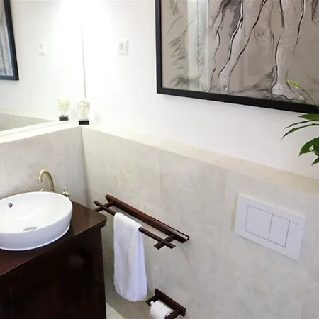 דירה Exquisit 2 Bedroom Apartment In Lisbon ליסבון