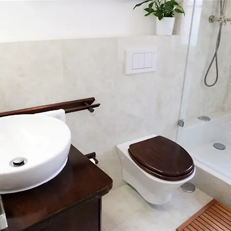 Exquisit 2 Bedroom Apartment In Lisbon *